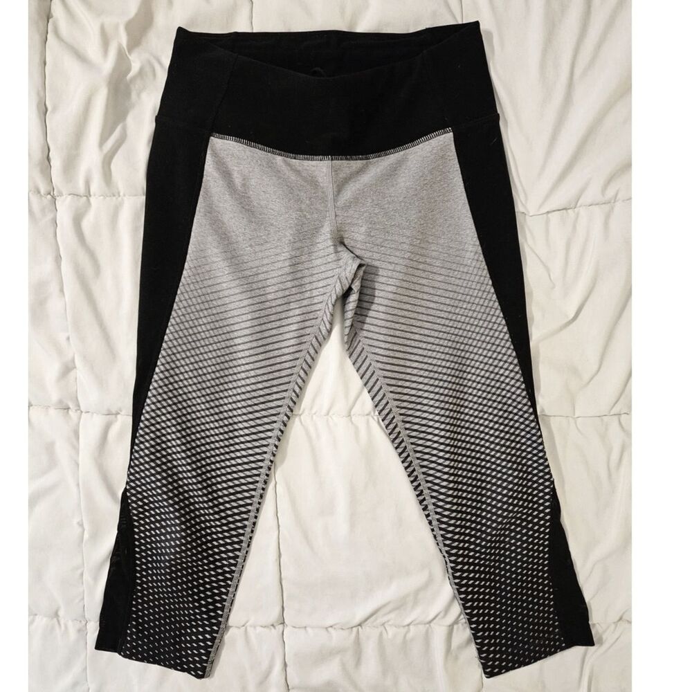 MPG Black Gray Slimming Energize Sport Performance Capri Leggings, Size S